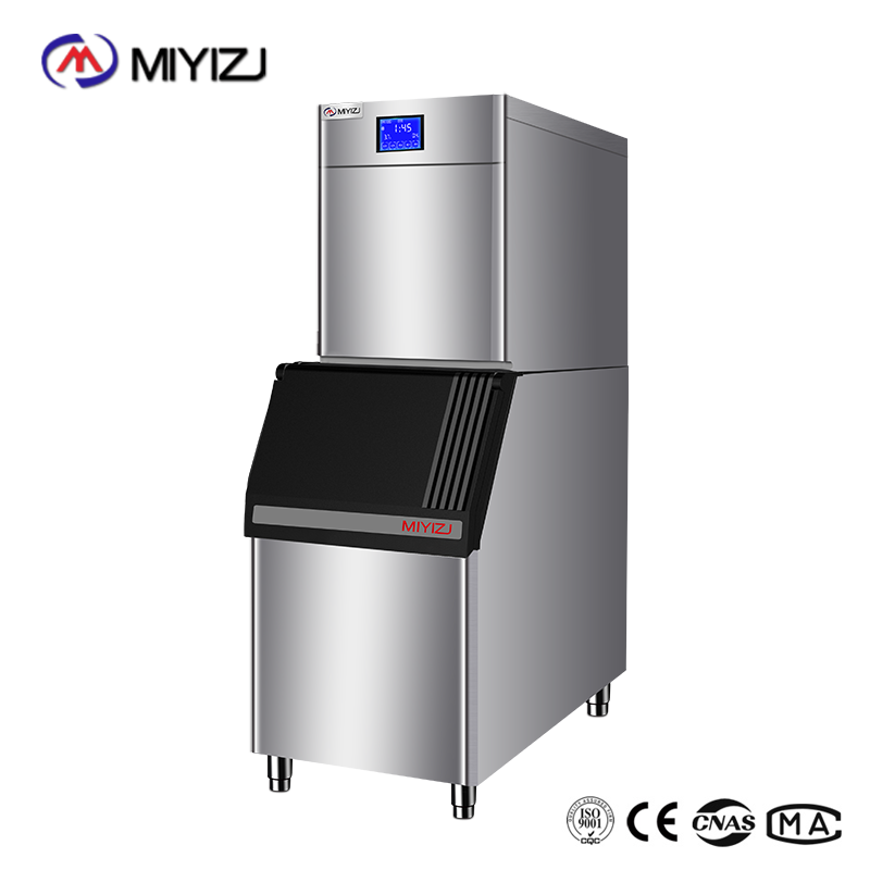Split - type cube ice machine